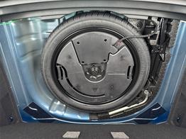 Skoda Karoq Sportline 1,5 TSI 150 PS DSG Navi-4x Sitzheizung-Canton Sound-Anh&auml;ngerkupplung-LED-Matrix-AppleCarPlay-Android-Auto-ACC-Kessy-2-Zonen-Klimaautomatik-18''Alu-Sofort 