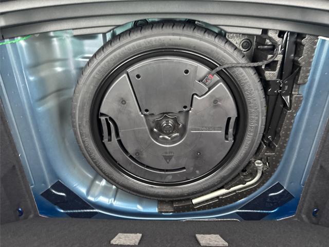 Skoda / Karoq / Blau / / / , Beispielbilder, ggf. teilweise mit Sonderausstattung