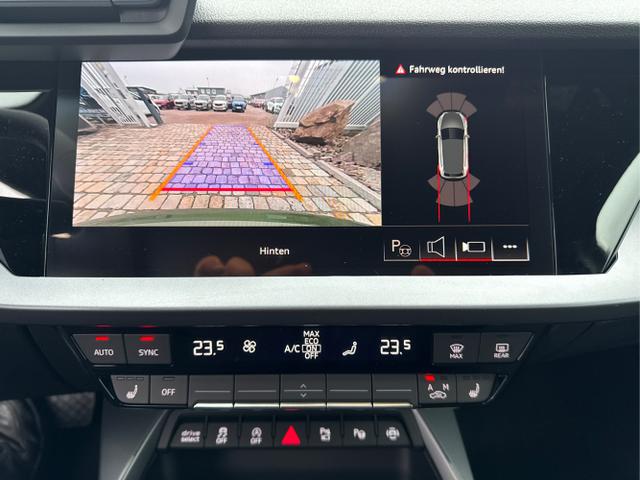 Audi / A3 Sportback / Grün / / / 