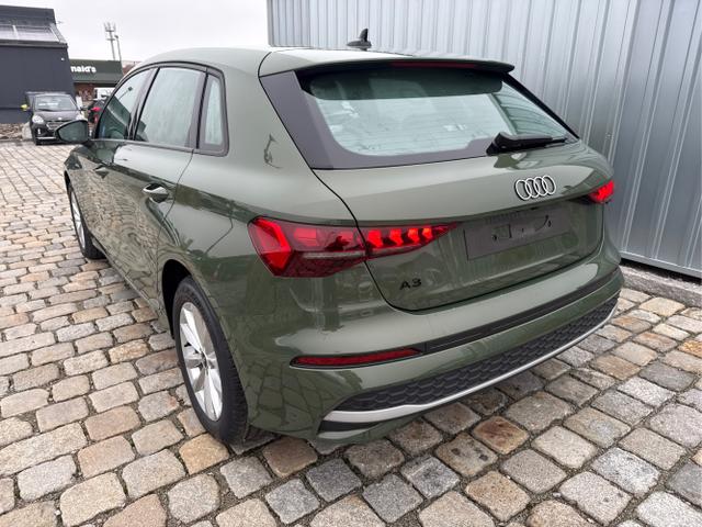 Audi / A3 Sportback / Grün / / / 