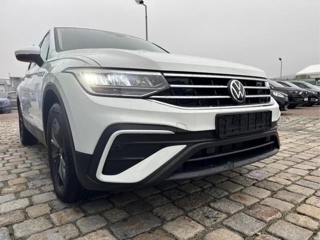 Volkswagen / Tiguan Allspace / Weiß / / / 