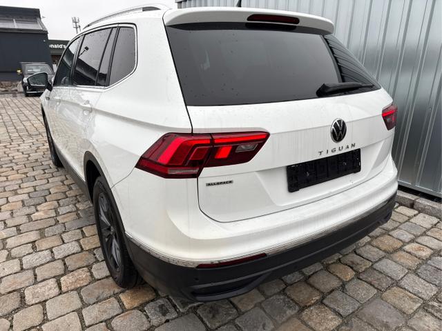Volkswagen / Tiguan Allspace / Weiß / / / 