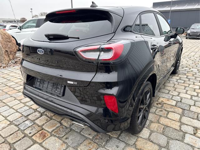 Ford / Puma / Schwarz / / / 