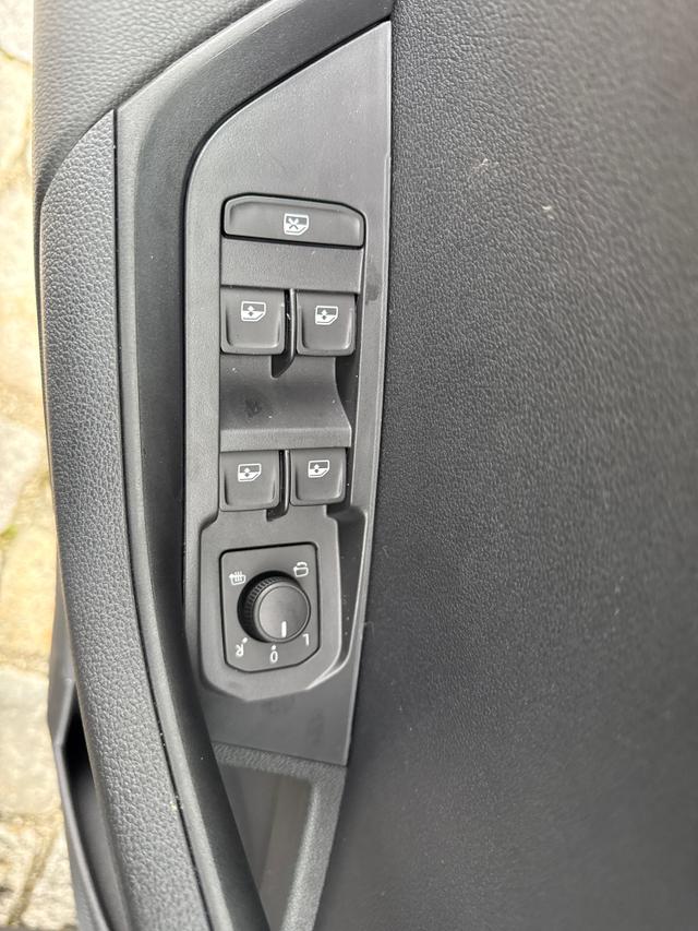 Skoda / Karoq / Grau / / / , Beispielbilder, ggf. teilweise mit Sonderausstattung