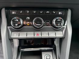 Skoda Karoq Selection 1.5 TSI 150 PS DSG 4 Jahre Garantie-Anh&auml;ngerkupplung-Keyless-AppleCarPlay-AndroidAuto-Sunset-Tempomat-2-Zonen-Klima-16''Alu 