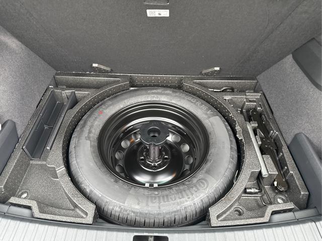 Skoda / Karoq / Grau / / / , Beispielbilder, ggf. teilweise mit Sonderausstattung