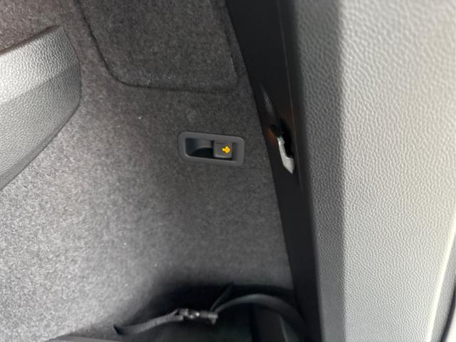 Skoda / Karoq / Grau / / / , Beispielbilder, ggf. teilweise mit Sonderausstattung