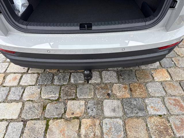 Skoda / Karoq / Grau / / / , Beispielbilder, ggf. teilweise mit Sonderausstattung