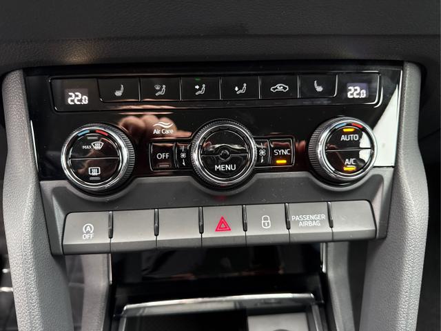 Skoda / Karoq / Schwarz / / / , Beispielbilder, ggf. teilweise mit Sonderausstattung