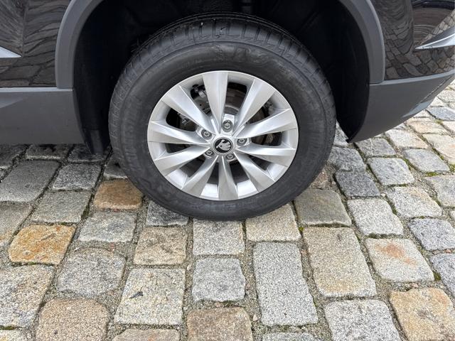 Skoda / Karoq / Schwarz / / / , Beispielbilder, ggf. teilweise mit Sonderausstattung