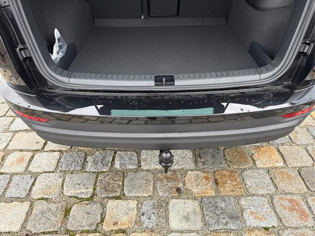 Skoda / Karoq / Schwarz / / / , Beispielbilder, ggf. teilweise mit Sonderausstattung