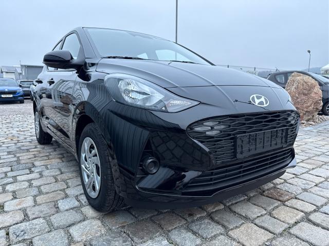 Hyundai / i10 / Schwarz / / / 