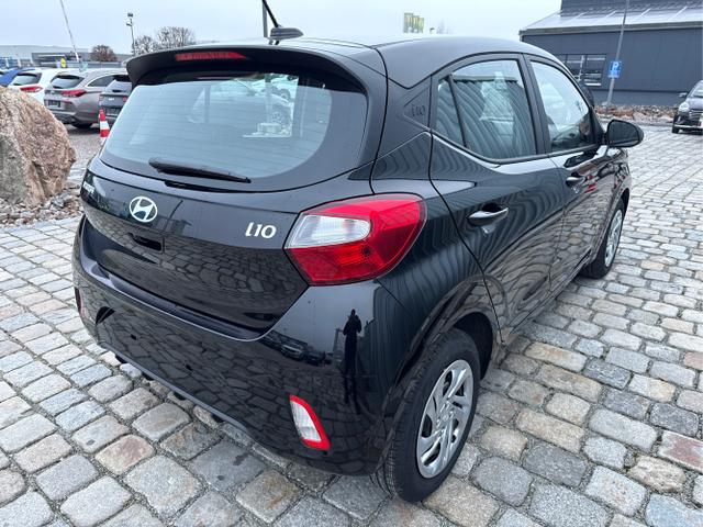 Hyundai / i10 / Schwarz / / / 