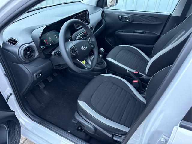 Hyundai / i10 / Silber / / / 