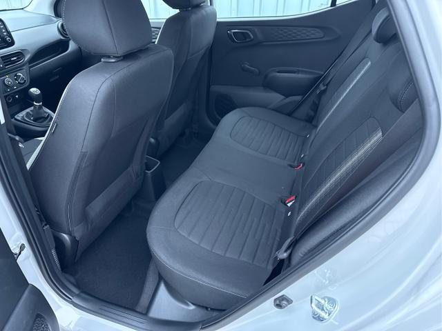 Hyundai / i10 / Silber / / / 