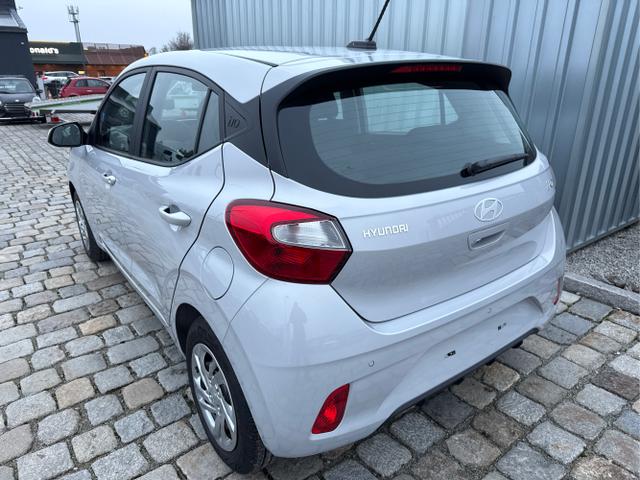 Hyundai / i10 / Silber / / / 