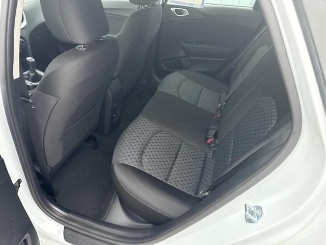 Kia / Ceed / Wei&szlig; / / / , Beispielbilder, ggf. teilweise mit Sonderausstattung