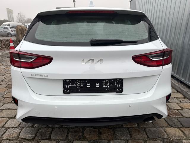 Kia / Ceed / Wei&szlig; / / / , Beispielbilder, ggf. teilweise mit Sonderausstattung