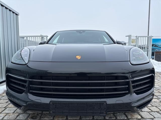 Porsche / Cayenne / Schwarz / / / 