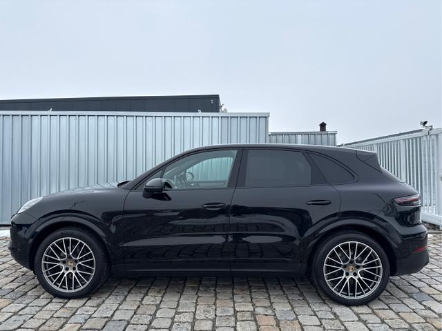 Porsche / Cayenne / Schwarz / / / 