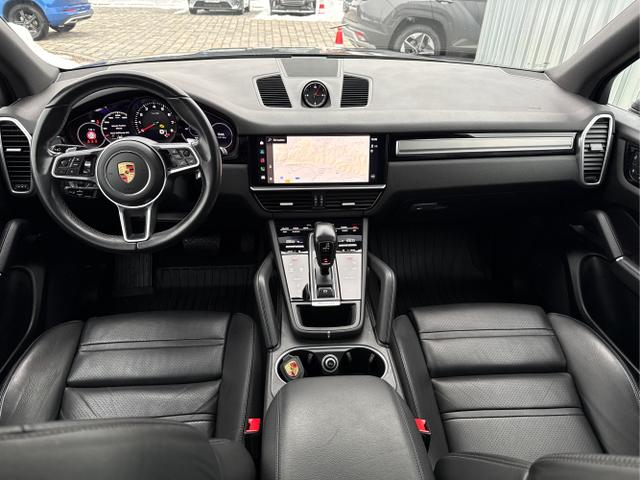 Porsche / Cayenne / Schwarz / / / 