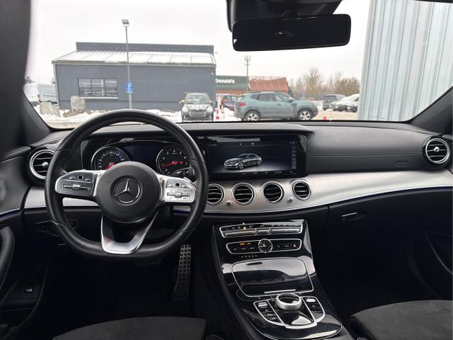 Mercedes-Benz / E-Klasse Limousine / Schwarz / / / 