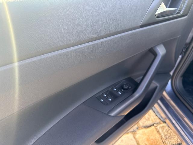 Volkswagen / POLO / Grau / / / 