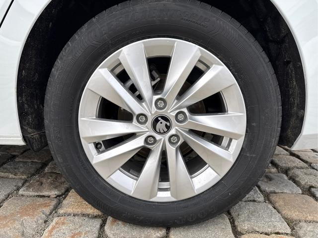 Skoda / Octavia Combi / Wei&szlig; / / / , Beispielbilder