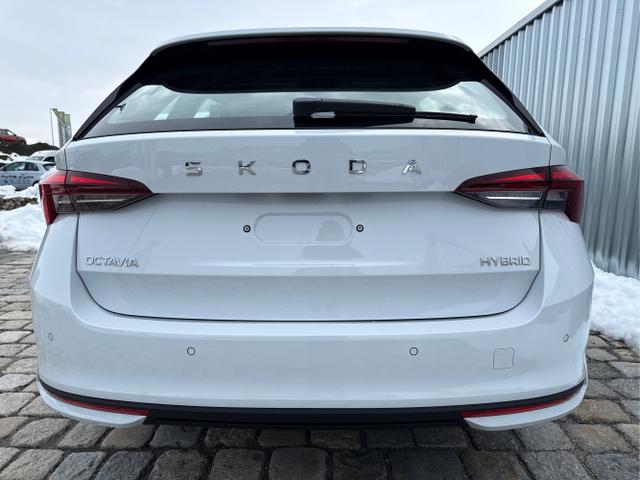 Skoda / Octavia Combi / Wei&szlig; / / / , Beispielbilder