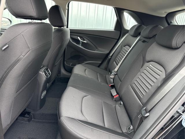 Hyundai / i30 / Schwarz / / / 