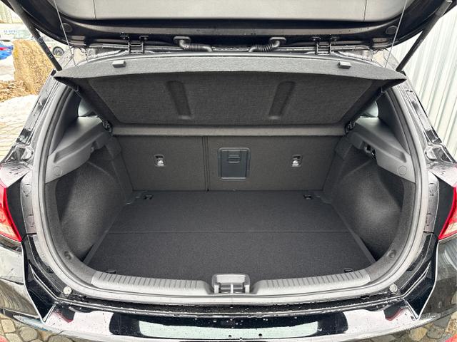 Hyundai / i30 / Schwarz / / / 
