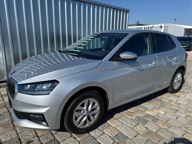 Skoda Fabia - Selection PLUS 1.0 TSI 95 PS 5-Jahre Garantie-AHK abnehmbar-Sunset-KessyEasyStart-AppleCarPlay-AndroidAuto-LED-PDC hinten-Lenkradheizung-Winterpaket-Sitzheizung-DAB-Klimaautomatik-Tempomat-Sofort