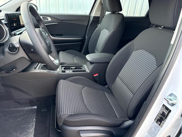 Kia / XCeed / Wei&szlig; / / / , Beispielbilder