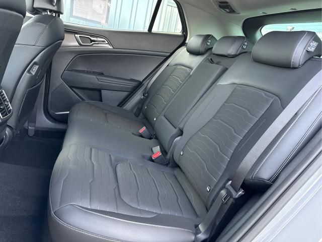 Kia / Sportage / Grau / / / , Bild dient zur Illustration und zeigt aufpreispflichtige Sonderausstattung. "Die Herstellergarantie beginnt bei EU-Fahrzeugen bereits bei Auslieferung vom ausl&auml;ndischen Lieferanten und kann um mehr als 14 Tage verk&uuml;rzt sein.