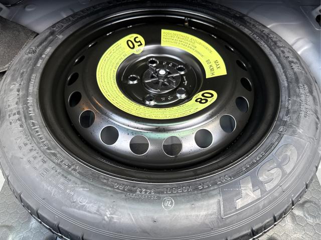 Kia / Sportage / Grau / / / , Bild dient zur Illustration und zeigt aufpreispflichtige Sonderausstattung. "Die Herstellergarantie beginnt bei EU-Fahrzeugen bereits bei Auslieferung vom ausl&auml;ndischen Lieferanten und kann um mehr als 14 Tage verk&uuml;rzt sein.