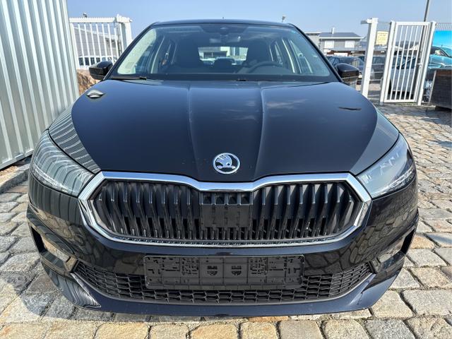 Skoda Fabia - Sondermodell 130 Jahre Selection Plus 1.0 TSI 85kW/116 PS -DSG-AppleCarPlay-AndroidAuto-LED-PDC-Kamera-Winterpaket-Sitzheizung-DAB-Klima-Tempomat-ALU 15"-Sofort verf&uuml;gbar