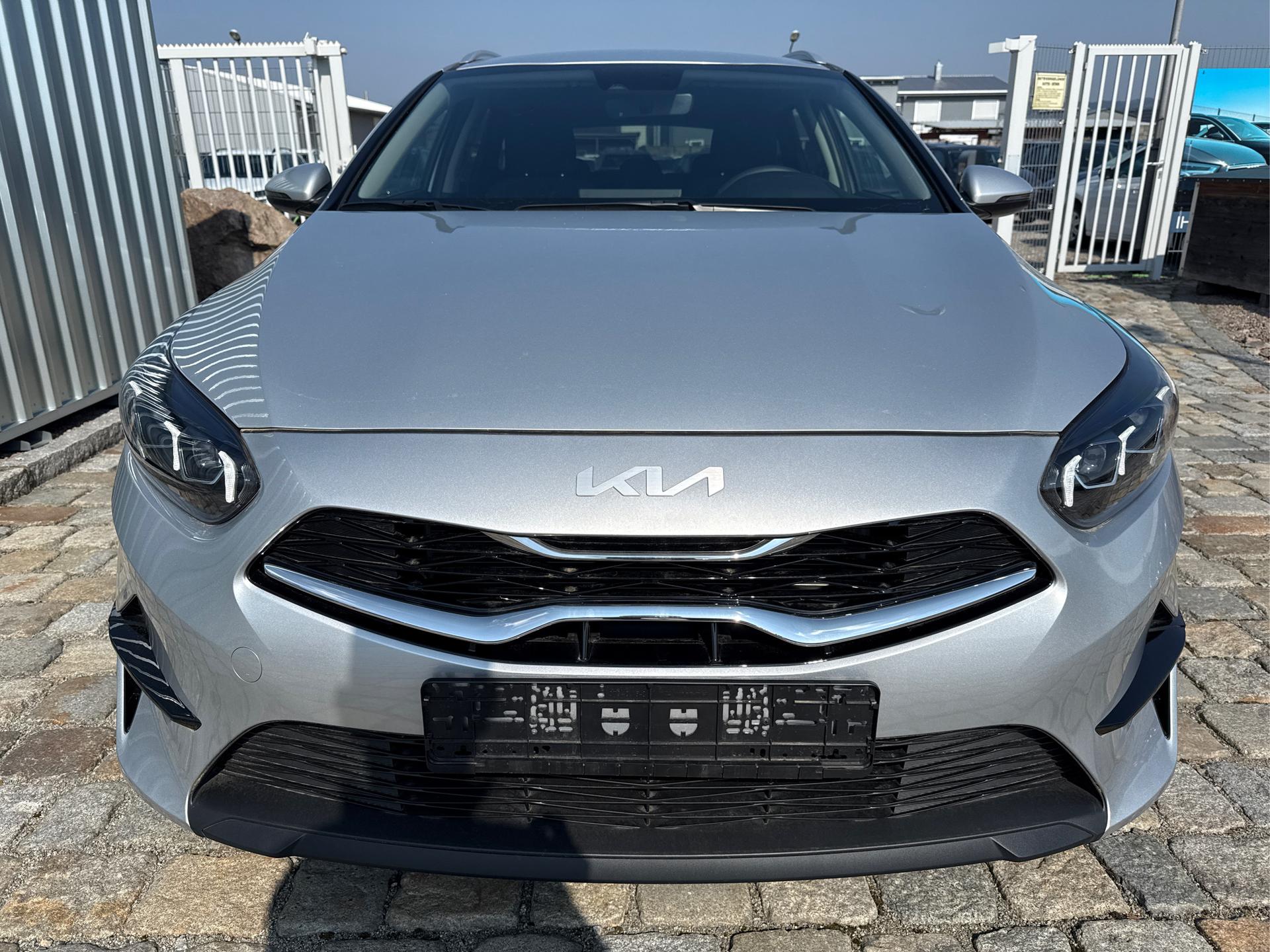 Kia / Ceed / Silber /  /  / 