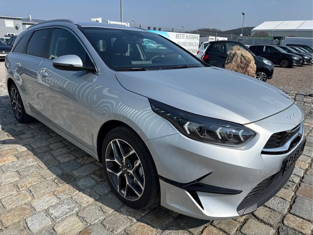 Kia / Ceed / Silber / / / , Beispielbilder, ggf. teilweise mit Sonderausstattung