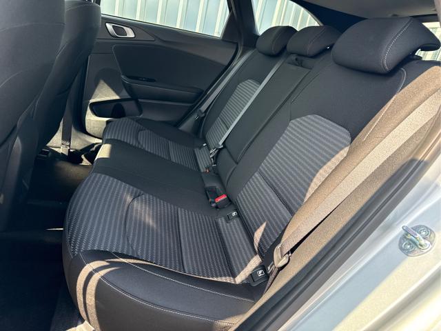 Kia / Ceed / Silber / / / , Beispielbilder, ggf. teilweise mit Sonderausstattung