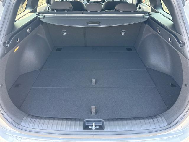 Kia / Ceed / Silber / / / , Beispielbilder, ggf. teilweise mit Sonderausstattung