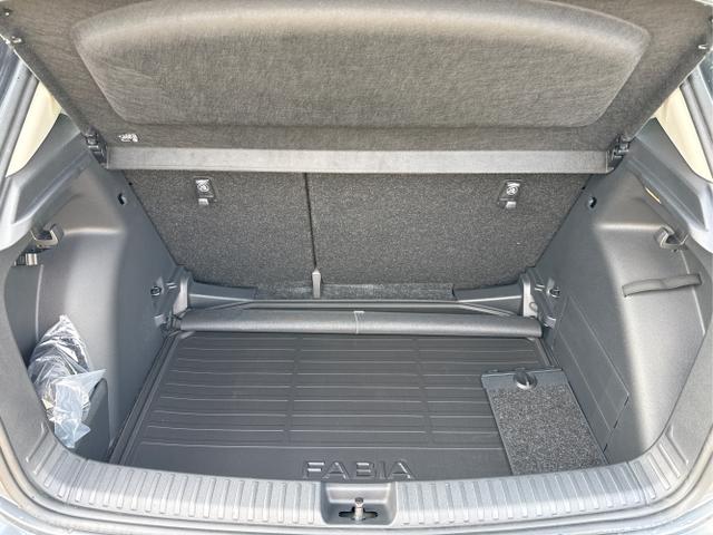 Skoda / Fabia / Grau / / / , Beispielbilder, ggf. teilweise mit Sonderausstattung