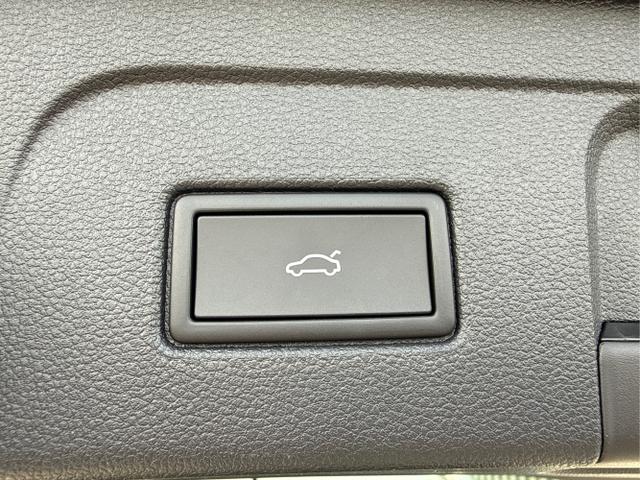 Volkswagen / Touran / Silber / / / , Beispielbilder, ggf. teilweise mit Sonderausstattung