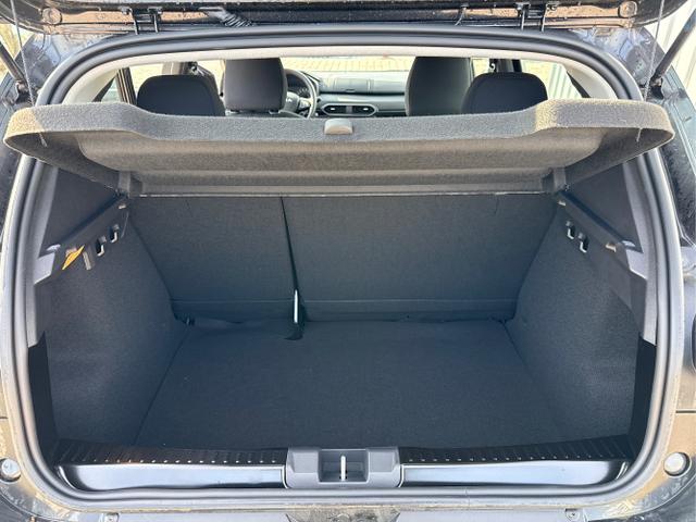 Dacia / Sandero / Schwarz / / / , Beispielbilder, ggf. teilweise mit Sonderausstattung