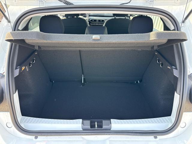 Dacia / Sandero / Wei&szlig; / / / , Beispielbilder, ggf. teilweise mit Sonderausstattung