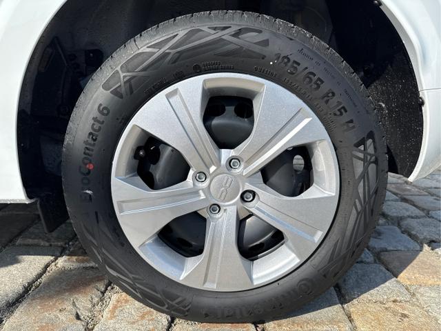 Dacia / Sandero / Wei&szlig; / / / , Beispielbilder, ggf. teilweise mit Sonderausstattung