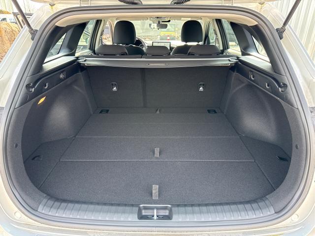 Kia / Ceed / Silber / / / , Beispielbilder, ggf. teilweise mit Sonderausstattung