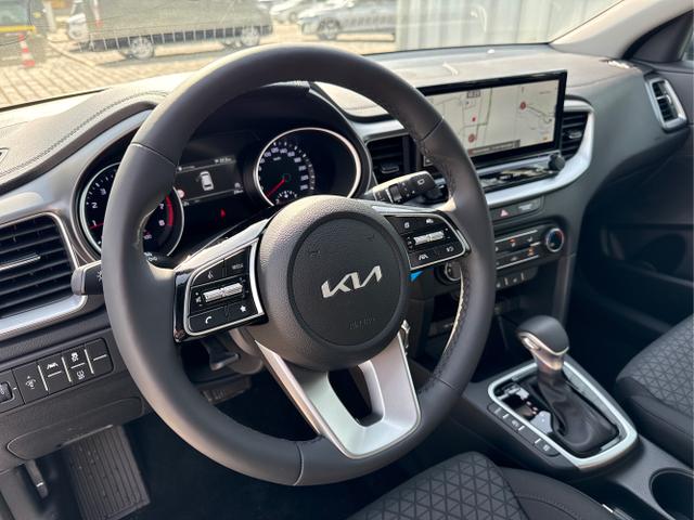 Kia / Ceed / Silber / / / , Beispielbilder, ggf. teilweise mit Sonderausstattung