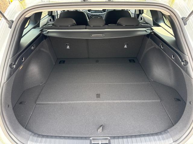 Kia / Ceed / Wei&szlig; / / / , Beispielbilder, ggf. teilweise mit Sonderausstattung