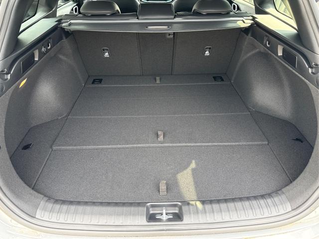 Kia / Ceed / Silber / / / 