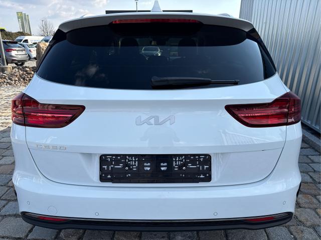 Kia / Ceed / Wei&szlig; / / / , Beispielbilder, ggf. teilweise mit Sonderausstattung